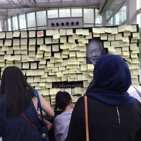 Many post-its of thank yous at the National Museum of Singapore